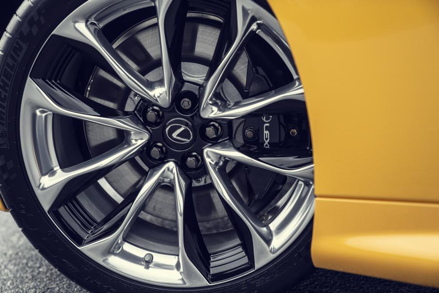 Колеса Lexus LC500 Inspiration Series (Flare Yellow) 2019 года  (NA) (фото 17 из 40)